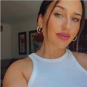 Profesora de inglés con experiencia dando clase desde preescolar de Trinity hasta un B2 de Cambridge. Disponibilidad por la mañana