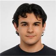 Joven con alto nivel de inglés habilidad pedagógicas y gran afinidad por el deporte.
