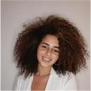 Offro lezioni di spagnolo online, con un approccio vivace, autentico e su misura per chi vuole imparare parlando davvero. 