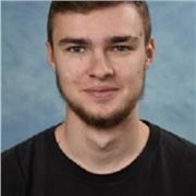 Professeur particulier qui donne les cours de la langue russe aux étudiants