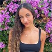 Profesora de inglés dispuesta a enseñar desde niños a adultos a mejorar su nivel de inglés, tanto en comprensión lectora y oral, como en tener conversaciones que se asemejen a la vida real. Mi experiencia en un colegio americano desde los 3 años y mi cert