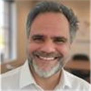 Desarrollador Full Stack con más de 10 años de experiencia en el diseño, desarrollo y despliegues de aplicaciones web y páginas.