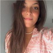 Soy Irati Triguero, una chica Navarra de Pamplona, que estoy estudiando 4 curso de magisterio primaria. Soy una chica muy trabajadora, comprometida y alegre. Me gusta mucho enseñar y disfruto mucho.