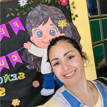 Profesora de educación primaria con orientación en ruralidad