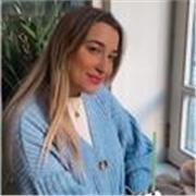 Maestra de primaria especializada en religion