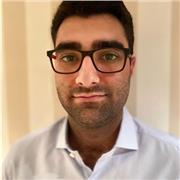 Profesor con mas de 5 años de experiencia con alumnos entre 12 y 20 años