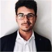 Profesor titulado en traducción e interpretación de inglés con experiencia que imparte clases de manera online.
