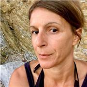 Art therapeute et Animatrice d’atelier. J’accompagne tout âge et tout niveau dans les art-plastique (dessin, peinture…)