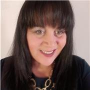 Insegante per aiuto compiti per adulti, ragazzi, e bambini