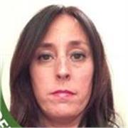 Profesora historia imparte clases a chicos
