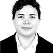 Docente certificada con más de 7 años de experiencia en formación técnica, universitaria y empresarial. Especializada en capacitación personalizada, seguridad industrial y atención prehospitalaria