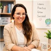 Profesora de inglés imparte clases para alumnos de todas las edades y niveles