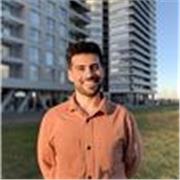 Giovane di madrelingua spagnola, docente di lingua italiana e attualmente frequento un corso di laurea triennale all’unistraPG