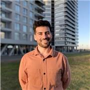 Giovane di madrelingua spagnola, docente di lingua italiana e attualmente frequento un corso di laurea triennale all’unistraPG