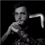 Je donne des cours d'informatique pour les étudiants ou professionnel en quête de nouvelles connaissances ou de nouvelles technologies.