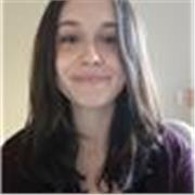 Profesora adolescente certificada en nivel B1 de inglés, que debido a su formación y edad conoce las necesidades de los alumnos.