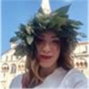 Laureata in Lingue offre lezioni di Inglese e Spagnolo