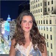 Chica responsable y apasionada por el inglés, con certificado Proficiency (C2) de Cambridge.