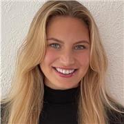 Lehramtsstudentin bietet individuelle und geduldige Mathe-Nachhilfe bis Klasse 10. Fördert Verständnis und Lernerfolg