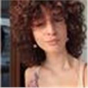 Studentessa universitaria di lingue e letterature straniere impartisce ripetizioni di inglese e francese in presenza e/o online