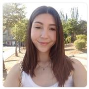 Soy una chica española muy simpática a la que le apasiona enseñar francés.