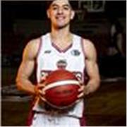 Jugador de básquetbol profesional con experiencia como entrenador personalizado, asistente en academias, clínicas y campamentos