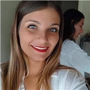 Me defino como una persona responsable, paciente y con una gran pasión por los niños.