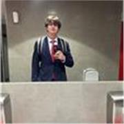 Soy una persona paciente y amable, siempre me ha gustado ayudar a los demás y enseñar.