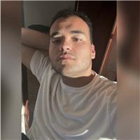 Soy un chico muy aplicado con la carrera de física además de de poder impartir clases de inglés.me dispongo para dar clases a cualquier edad.
