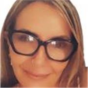 Enfermera–Matrona y profesora de Biología en Granada, Especializada en enseñar ciencias a alumnos todo nivel.