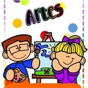 profesora de preescolar imparte clase de artes plásticas