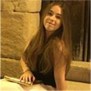 Estudiante de primer año de magisterio. Ama los idiomas. 