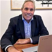 Profesor de Derecho. Especialista en Derecho Civil y Administrativo