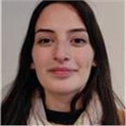 Apta para todas las edades con un crtificado de C1 de cambridge obteniendo puntuaciones altas en Reading y en el  Use of English.