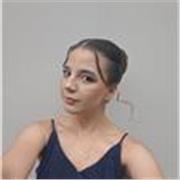 Professora particular de inglês, especializada no ensino de crianças e adolescentes