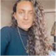Estudiante de Arquitectura que ama a los niños quiere ayudarlos y apoyarlos en su primera etapa escolar