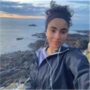 Étudiante en sciences de l’ingénieur heureuse de partager ses connaissances en sciences au collégiens en difficulté 