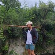 Hola soy un joven muy extrovertido con mucha energía y experiencia en atención al cliente sé lidiar con personas culmine bachiller