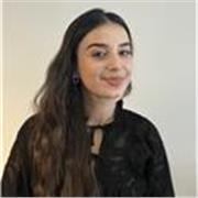 I focus on creating a positive and motivating learning environment, adapting lessons to each student’s pace and style.