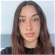 Soy una chica de 26 años, me he dedicado al cuidado de niños desde que tengo 14 años, además he cursado dos años de educación prim