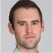 Profesor de marketing con experiencia real en proyectos.