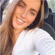 Profesora de Biología que imparte clases a niños de todas las edades