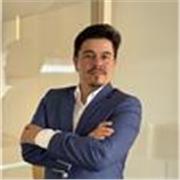 Soy programador con experiencia y máster en ciberseguridad, especializado en Python, desarrollo web y lógica de programación. 