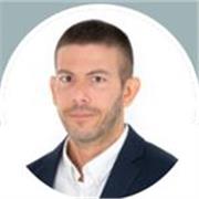 Tutor esperto offre ripetizioni di italiano, grammatica e letteratura con un metodo di studio efficace ed esercizi pratici.