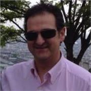 Profesor Licenciado en Farmacia (Orientación Sanitaria) imparte clases de Física, Química y Bioquímica.