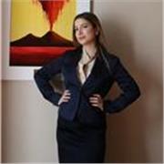 Plurilaureata ed empatica, offro lezioni a bambini per svolgere i compiti o se hanno bisogno di un aiuto in determinate materie.