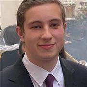 Titulado en Enseñanzas Profesionales de Música en la especialidad de Trompeta imparte clases de Lenguaje Musical y de Trompeta.