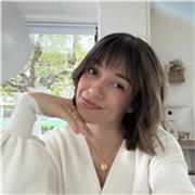 Hola! Soy graduada en Psicóloga y criminología con doble mención en psicología clínica y social. ¿Te puedo echar una mano? :)