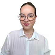 Profesora de infantil, primaria, ESO y bachillerato social, apta para todas las edades. Especializada en inglés.