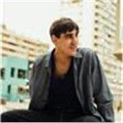 Profesor de canto moderno especializado en estilo pop, soul y música actual